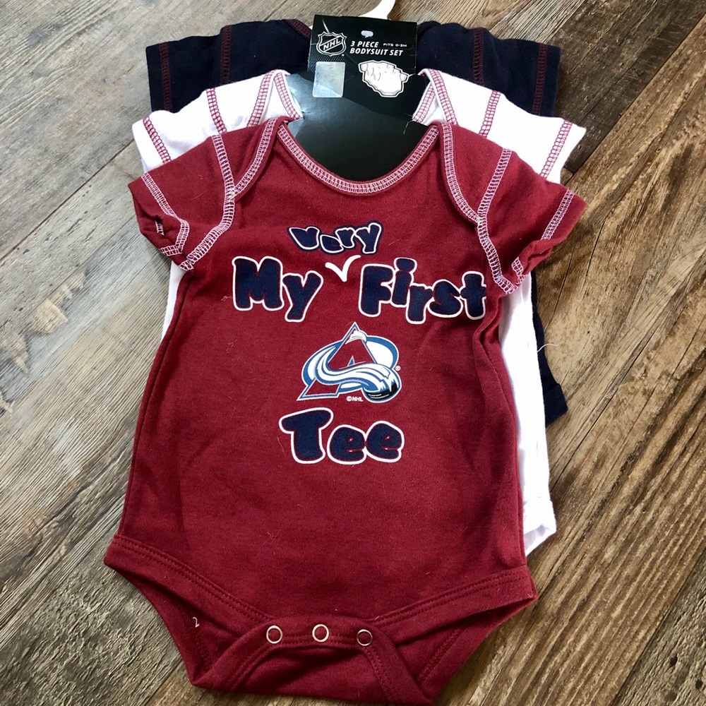 ❗️NWT 0-3 month Colorado Avalanche Onsies❗️